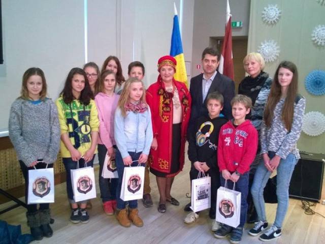 O. Kalpaka Rudbāržu pamatskolas bērni Svētā Mikolaja svētkos Rīgā