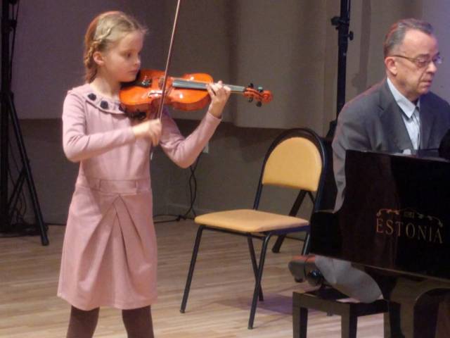 Aizvadīts XIV Kurzemes reģiona mūzikas skolu stīgu instrumentu nodaļu audzēkņu konkurss Sol-Re-La-Mi