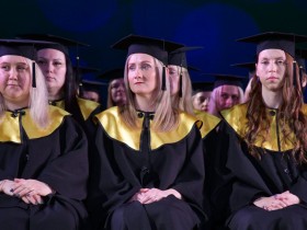 78 profesionāļi absolvē Latvijas Universitātes Kuldīgas filiāli