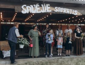 Jaunmuižā aizvadīts koncerts "Savējie sapratīs"
