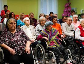 Skrundas un Valtaiķu sociālās aprūpes nodaļās ieskandina svētkus