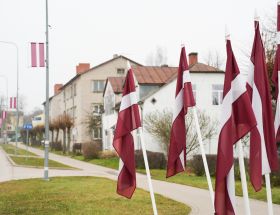 Skrunda valsts svētku noskaņā