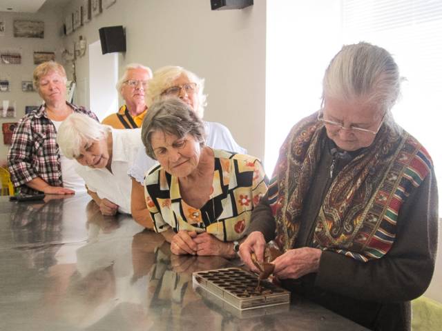 Skrundas seniori ceļā uz “Deviņiem pakalniem”