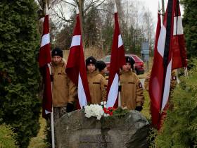 Pie Memoriālā vagona piemin komunistiskā genocīda upurus