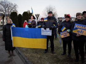 Novada iedzīvotāji pulcējās mītiņos, tādējādi paužot atbalstu un solidaritāti Ukrainai.