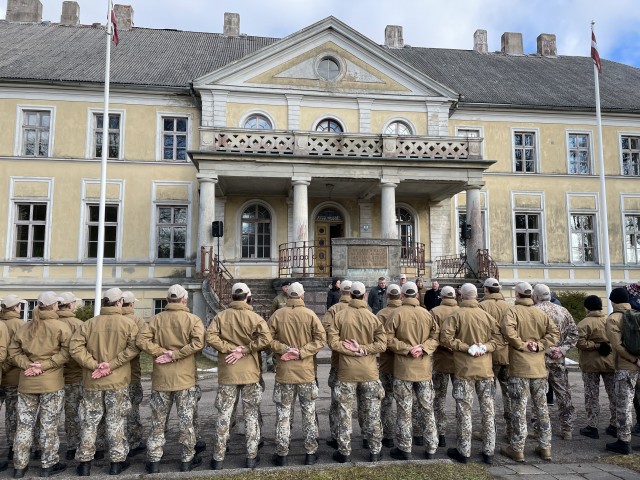 Rudbāržos norisinās ikgadējais pārgājiens “Oskaram Kalpakam pa pēdām” un piemiņas pasākumi