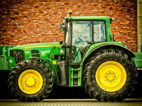 Informē par traktortehnikas tehniskās apskates laikiem 2022. gadā