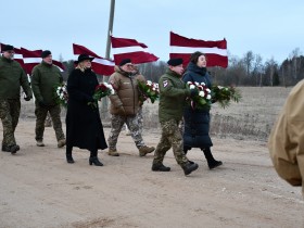 Aizvadīts “Oskaram Kalpakam pa pēdām” un piemiņas pasākumi