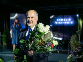 Skrundenieku Induli Vicinski un dakteri Māru Ostašovu godina ar Kuldīgas novada Goda balvu