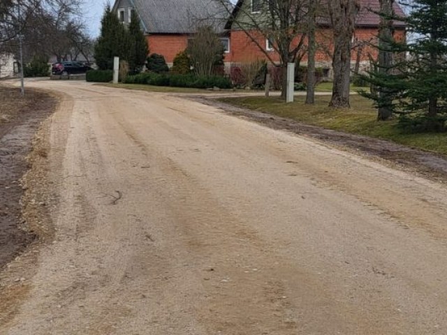 Rudbāržu pagastā sakārto lauku ceļus