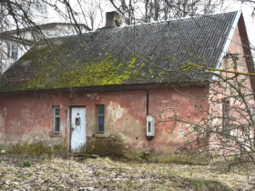 Pārdod nekustamo īpašumu – ēku ar zemi “Dālijas”, Skrundas pagasts, 0.051 ha
