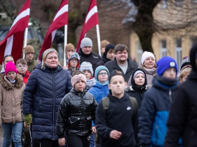 Skrundā svin Karoga dienu