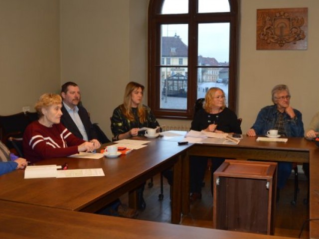 Senioru padomes sēdē spriež par sociālās aprūpes pakalpojumiem Kuldīgas novadā