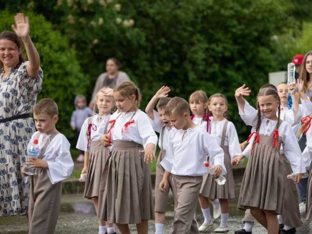 No Kuldīgas novada Skolu jaunatnes dziesmu un deju svētkiem gatavojas 66 kolektīvi