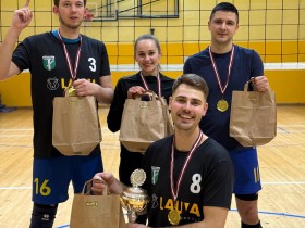 Aizvadīts MIX nakts turnīrs volejbolā