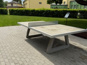 Aicinājums uz brīvdabas tenisa galda atklāšanu Skrundā