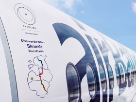 airBaltic lidmašīna nosaukta Skrundas vārdā