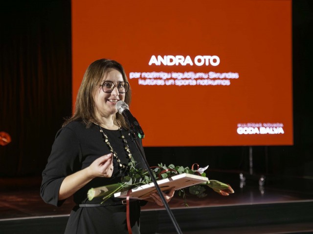 Skrundenieki saņem pašvaldības augstākos apbalvojumus